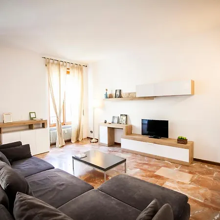 Dante108 Apartment